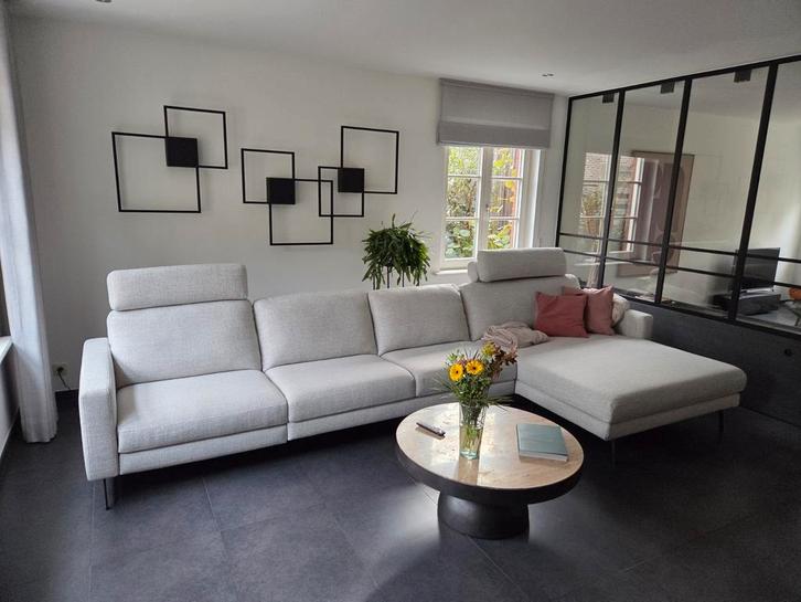 Nieuwe luxe moderne zitbank 4 weken oud !!, Huis en Inrichting, Zetels | Complete zithoeken, Nieuw, Stof, Ophalen