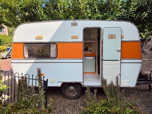Prachtige vintage caravan Nordland (oldtimer uit 1975), Caravans en Kamperen, Caravans, Particulier, tot en met 4, 750 - 1000 kg