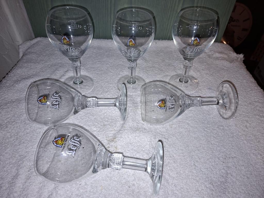 6 oude kristallen glazen Leffe, nieuwstaat, Verzamelen, Ophalen of Verzenden, Nieuw, Bierglas