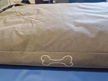 Coussin chien WOOF XXL beschikbaar voor biedingen