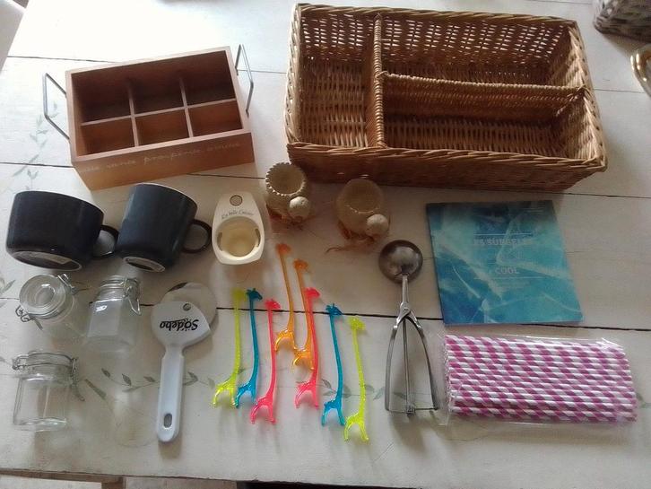 lot de 15 objets cuisine, panier couverts, coquetiers, etc, Maison & Meubles, Cuisine | Vaisselle, Utilisé, Enlèvement ou Envoi