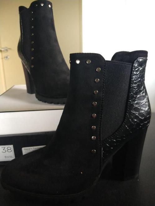 Zwarte laarsjes met hak, maat 38, Kleding | Dames, Schoenen, Nieuw, Schoenen met hoge hakken, Zwart, Ophalen of Verzenden