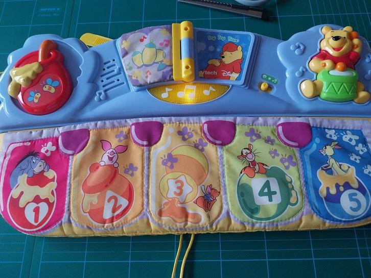 Piano musical à accrocher sur lit ou parc, Kinderen en Baby's, Speelgoed | Babyspeelgoed, Zo goed als nieuw, Overige typen, Met licht