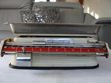 ancienne balance avec plateau, marque Stube ,vintage beschikbaar voor biedingen