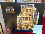 Lego 10278 police station, Ophalen, Zo goed als nieuw, Lego