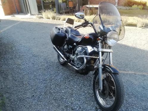 Moto Guzzi Nevada 750 in mooie staat. Zwarte kleur. 2500 eur, Motoren, Motoren | Moto Guzzi, Particulier, Toermotor, 2 cilinders