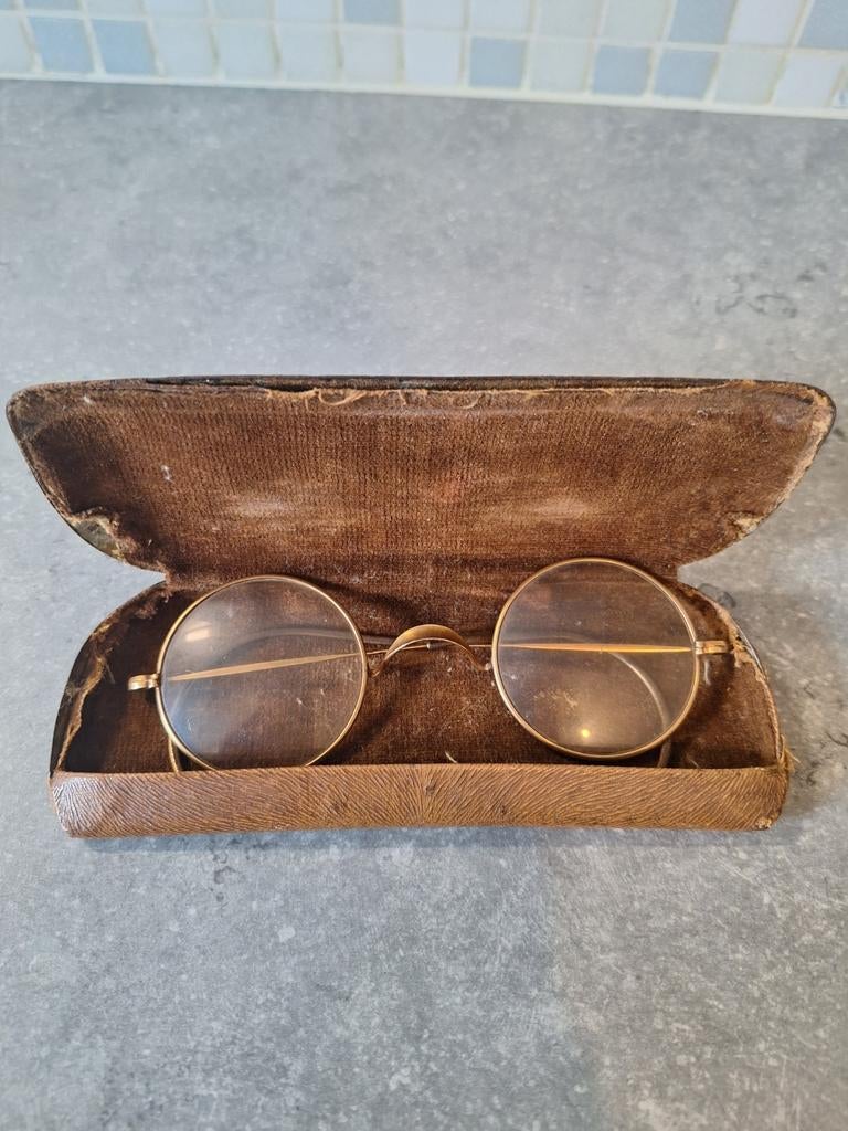 Gouden Winston draad bril  (geschat 19de eeuws), Ophalen