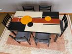 Eettafel abstract beschilderd met 6 bijpassende stoelen, Ophalen, Gebruikt, 4 tot 6 stoelen
