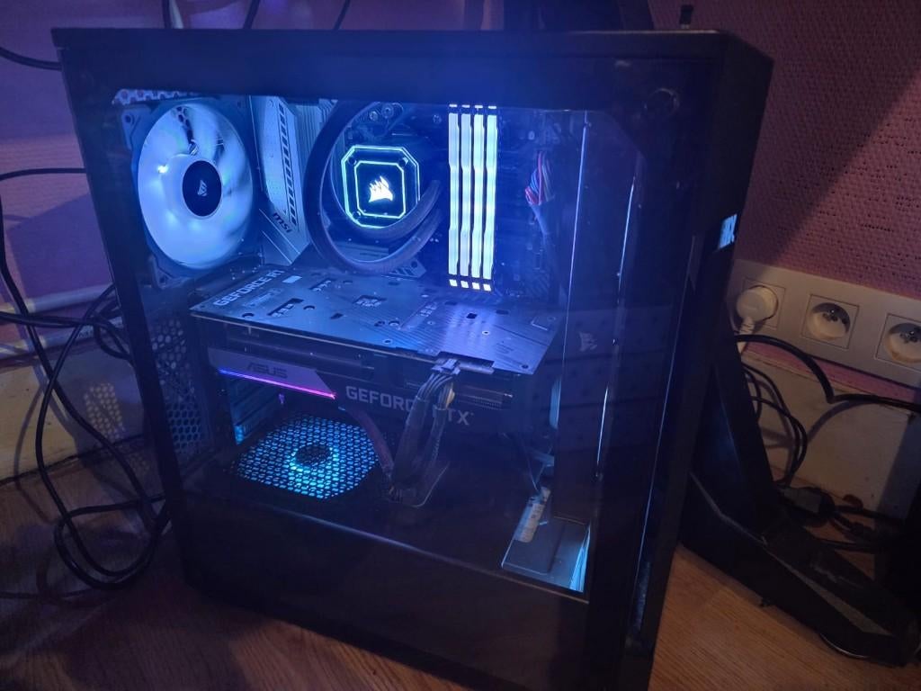 SETUP GAMER – RTX 3060 Ti – 2 ÉCRANS – BUREAU EUREKA Z1S, Informatique & Logiciels, Ordinateurs de bureau, Le pc est monté avec différentes marques