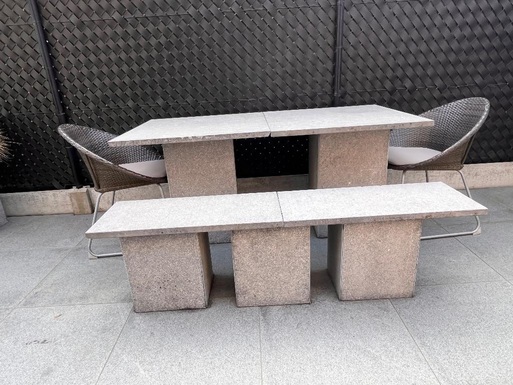 2 eettafels en twee banken in natuursteen, Ophalen, Gebruikt, Bank, 2 zitplaatsen