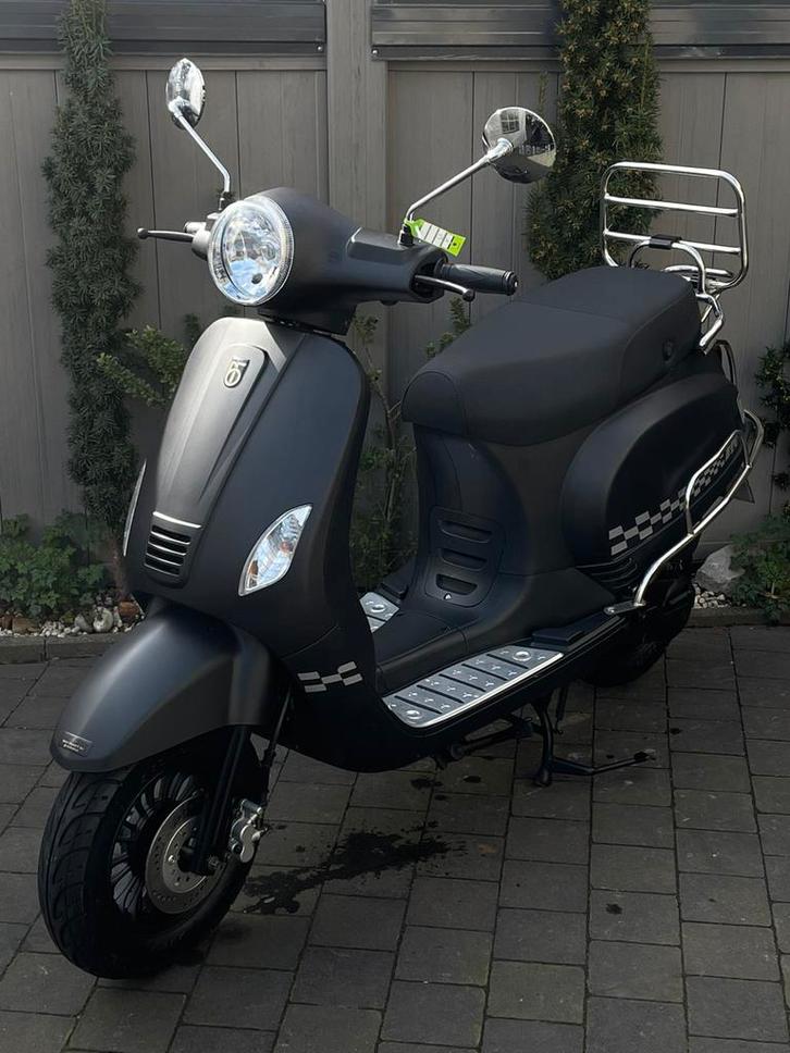 Scooter | A Klasse | bj2018 | 5.240km | Sport Line | Zuinig, Fietsen en Brommers, Scooters | Overige merken, Zo goed als nieuw