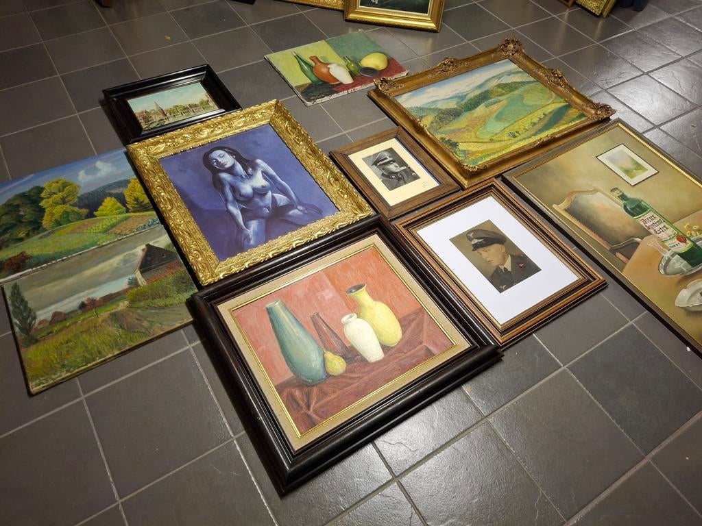 LOT 10 schilderijen en kaders, Ophalen