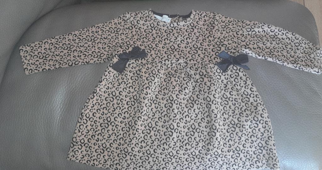 Kleedje, Kinderen en Baby's, Babykleding | Maat 68, Ophalen of Verzenden, Zo goed als nieuw