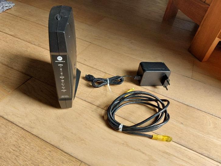 Modem motorola sbv5121e voip (cable telenet), Computers en Software, Routers en Modems, Gebruikt, Ophalen