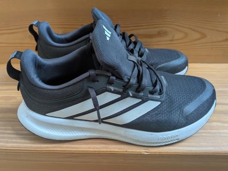 Adidas - basket - pointure 41,5, Enfants & Bébés, Enlèvement, Comme neuf