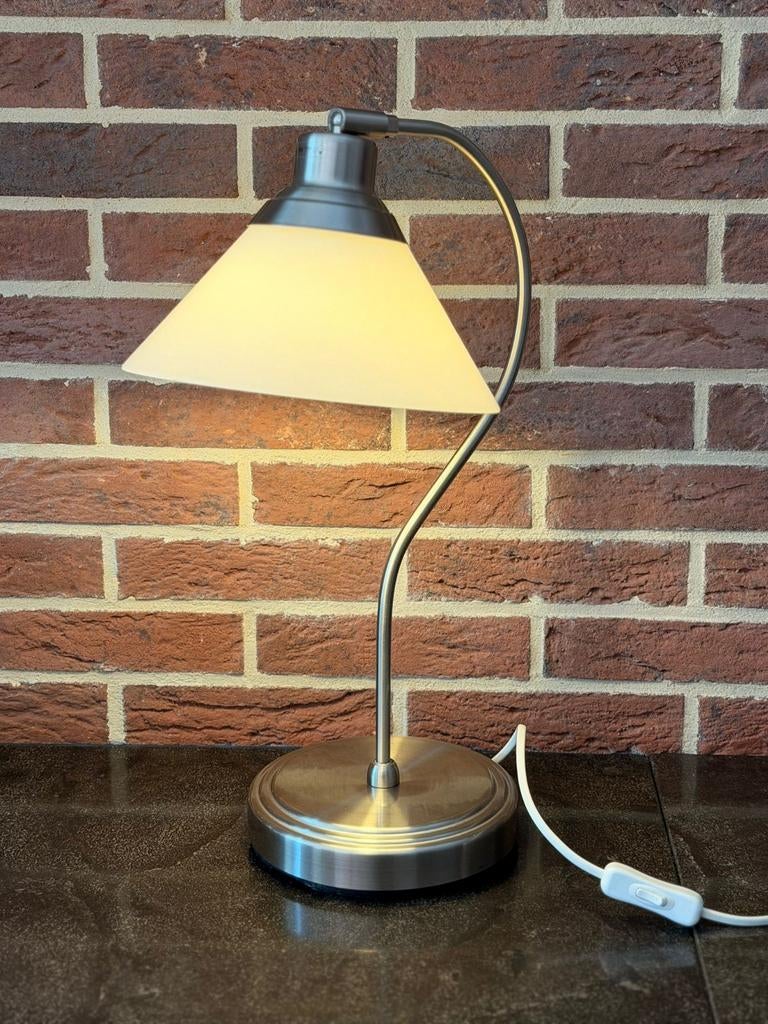 Lampe de table IKEA – Design moderne métal & abat-jour blanc, Enlèvement, Métal