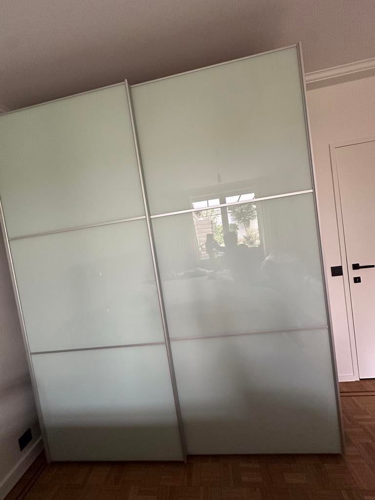 Prachtige kleerkast, nieuw, wegens verhuis, Ophalen, Nieuw