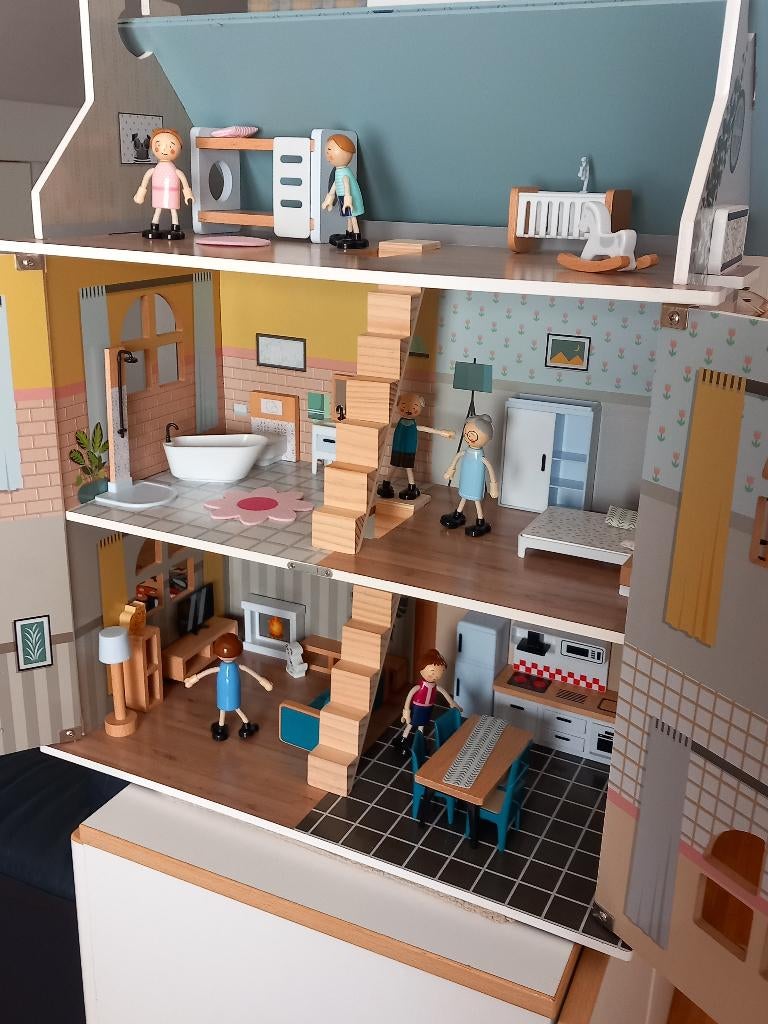 speelgoed - poppenhuizen, Kinderen en Baby's, Speelgoed | Poppenhuizen, Ophalen, Zo goed als nieuw, Poppenhuis