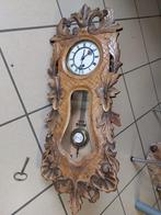 ANTIEKE GESNEDEN HOUTEN KLOK, Antiek en Kunst, Ophalen