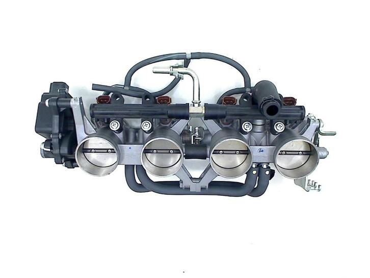 BOITIER PAPILLON Suzuki GSR 750 2011-2016 (GSR 750), Motos, Pièces | Suzuki, Utilisé