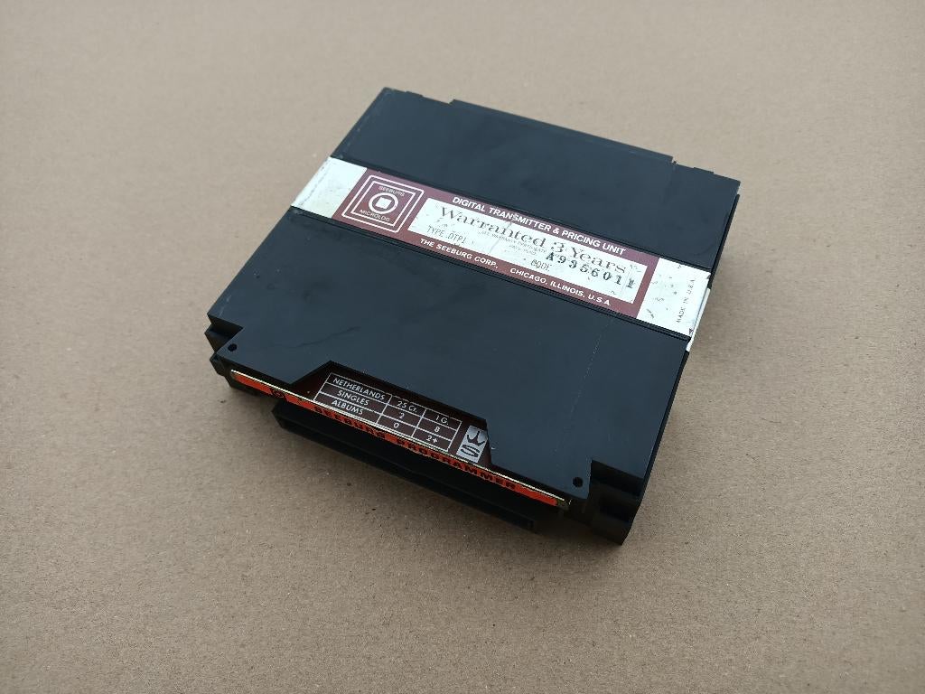 Pricing Unit Seeburg Mardi-Gras/ STD4 (1977) jukebox, Collections, Machines | Jukebox, Seeburg, Envoi