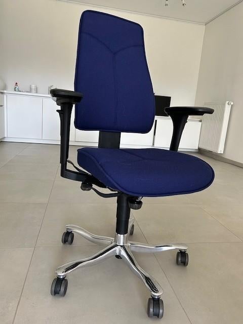 kinnarps bureaustoel blauw, Comme neuf, Enlèvement, Bleu, Chaise de bureau