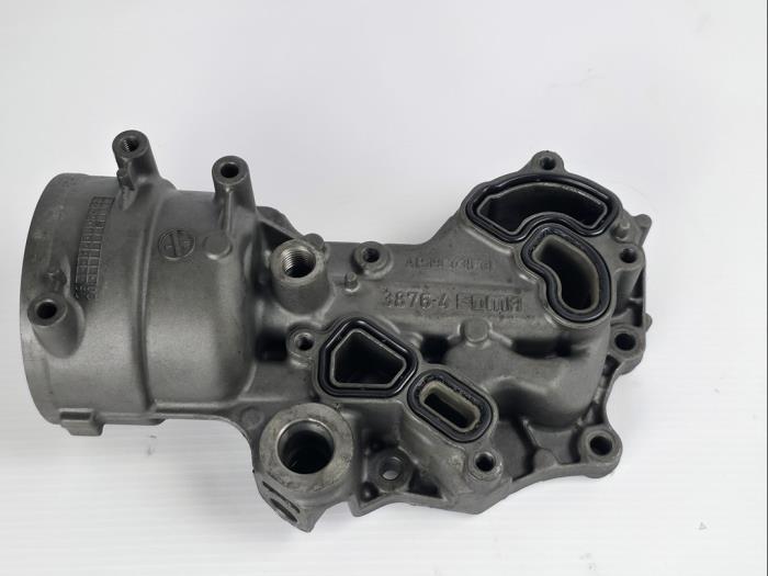 Boîtier filtre à huile d'un Ford Transit Connect, Autos : Pièces & Accessoires, Filtres, Ford, Utilisé, 3 mois de garantie, Enlèvement ou Envoi