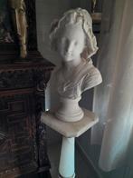 Beeld op marmer voet, Enlèvement