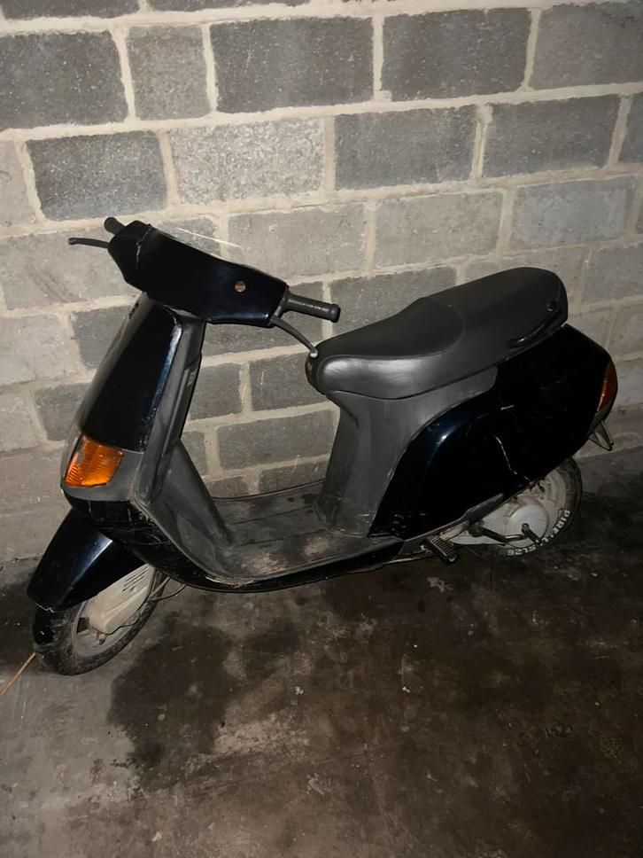 Piaggio sfera 50cc, Fietsen en Brommers, Scooters | Piaggio, Zo goed als nieuw, Ophalen of Verzenden