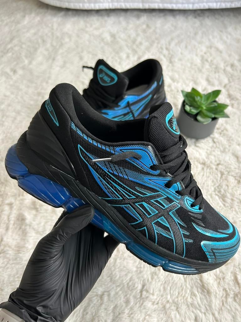 ASICS GEL-Quantum 360 – Zwart/Blauw – Maat 43, Ophalen of Verzenden, Zo goed als nieuw, Blauw
