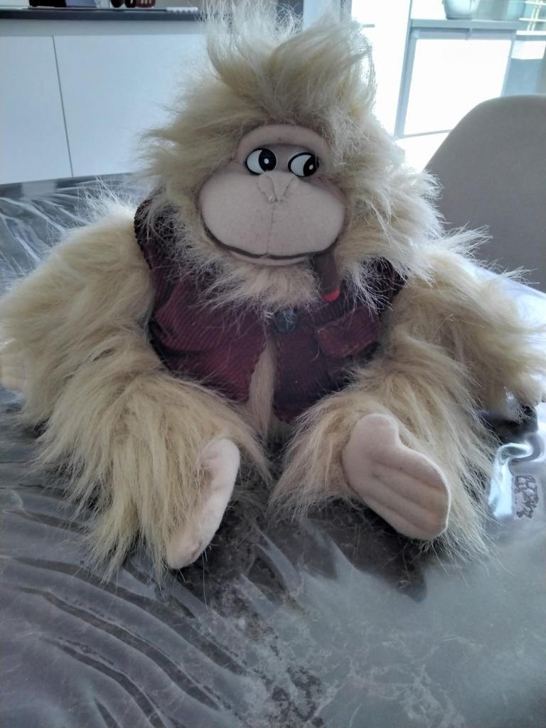 aapje knuffel diertje enkel bieden. hoogte 30 cm, Ophalen of Verzenden