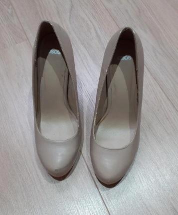 Beige pump — Maat 35/36, Kleding | Dames, Schoenen, Gedragen, Pumps, Beige, Ophalen of Verzenden