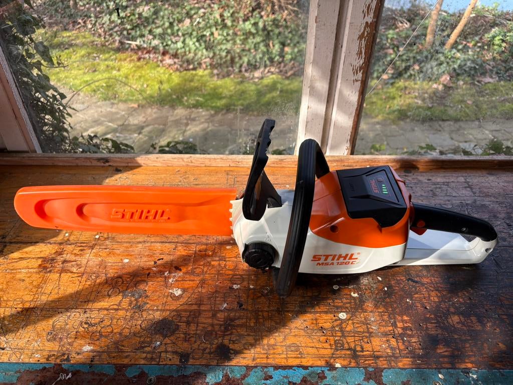 Stihl kettingzaag, Ophalen, Zo goed als nieuw, Accu