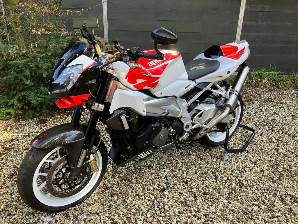 Aprilia rsv tuono 1000 gen 2 Red Lion, Motos, Motos | Aprilia, Particulier, Naked bike, plus de 35 kW, 2 cylindres, Permis Moto A