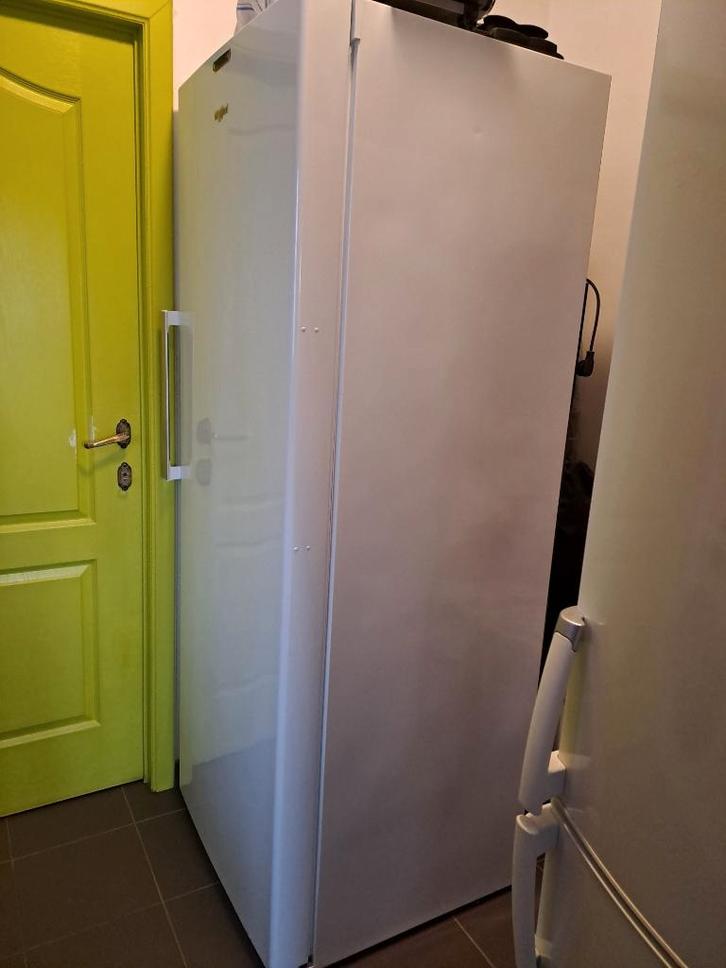 congélateur vertical Whirlpool, Electroménager, Congélateurs, Utilisé, À Poser, Congélateur, Congélateur, 160 cm ou plus, 60 à 90 cm