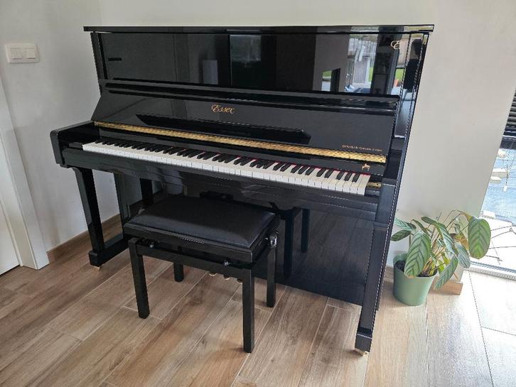 Vente piano droit Essex EUP123 (2018), Musique & Instruments, Pianos, Comme neuf, Piano, Noir, Brillant, Enlèvement