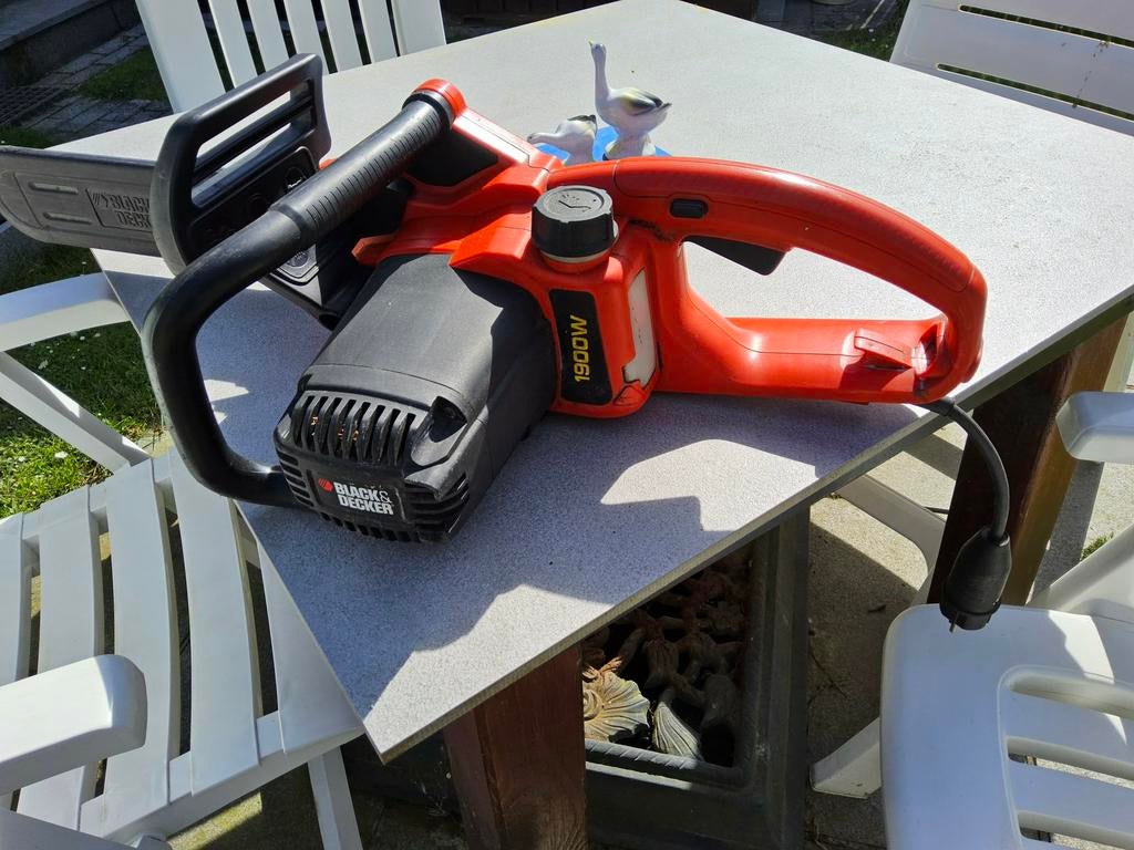 Tronçonneuse, Enlèvement, Comme neuf