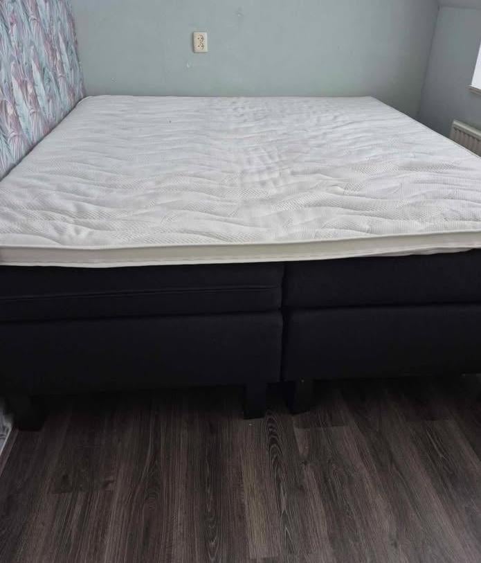 Bezorging is mogelijk 180x200 karlsson boxspring bed, Huis en Inrichting, Slaapkamer | Boxsprings, Ophalen of Verzenden