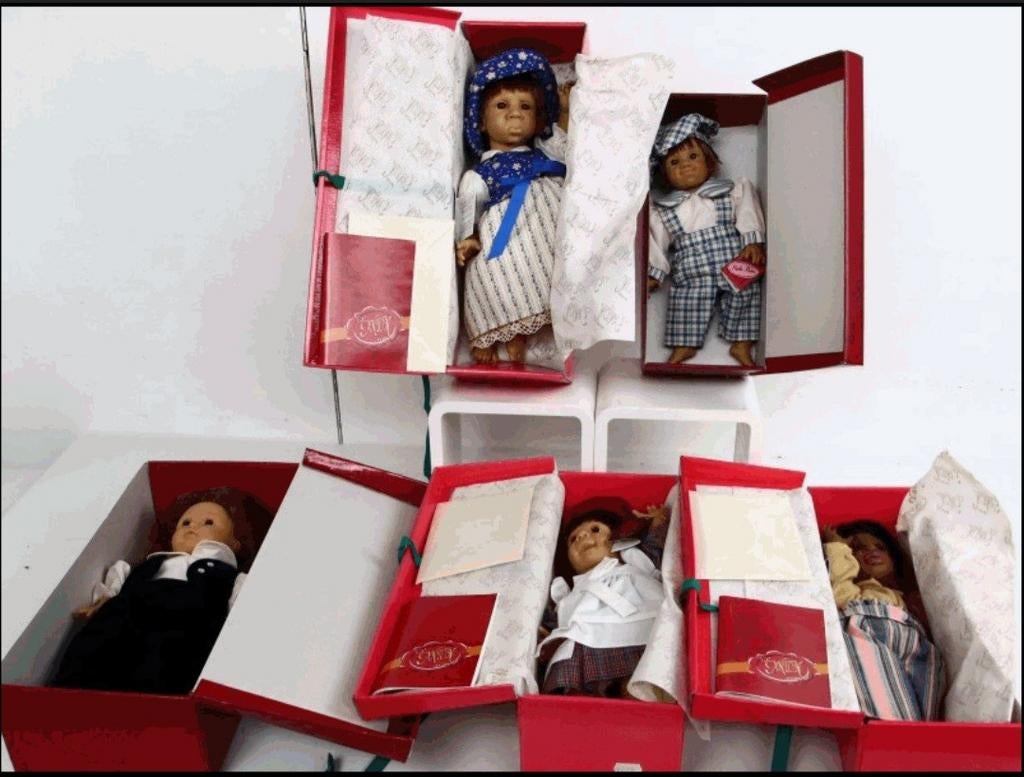 Gamme spéciale de poupées, Collections, Enlèvement ou Envoi