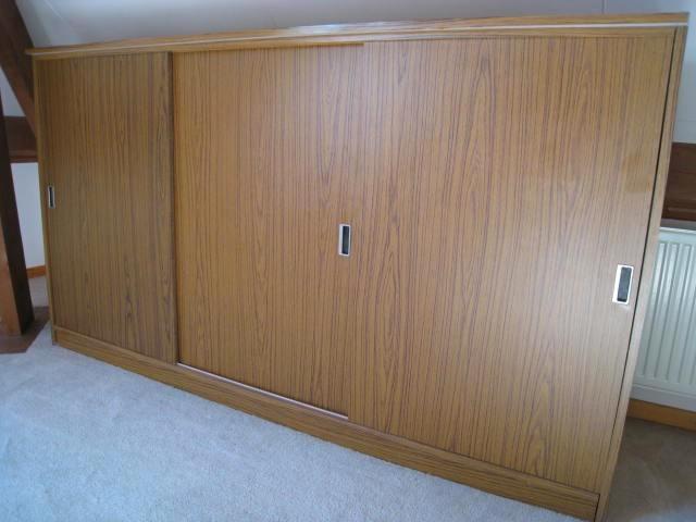 Opbergkast met 3 schuifdeuren, in perfekte staat, Huis en Inrichting, Kasten | Roldeurkasten en Archiefkasten, Ophalen