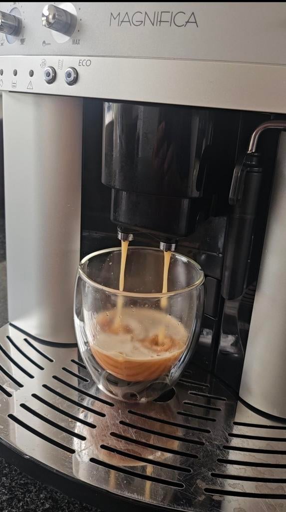 Delonghi Magnifica koffiemachine, Ophalen, Koffiemachine