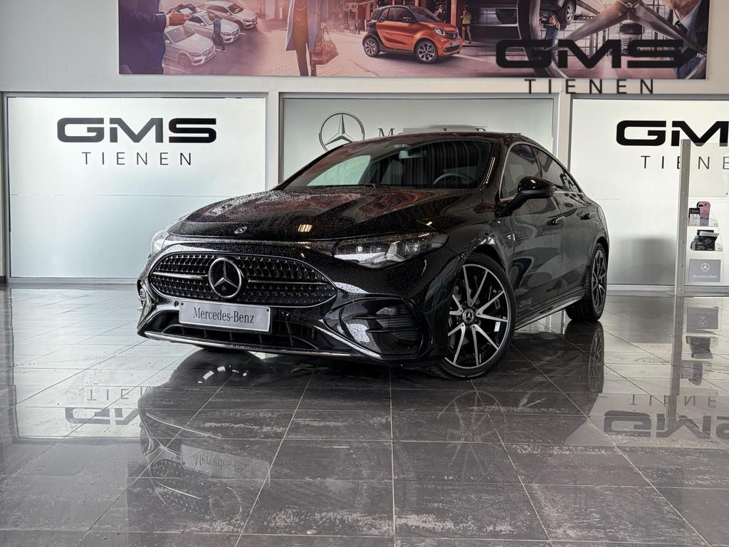 Mercedes-Benz CLA 180 AMG Line, Stof, Zwart, 4 cilinders, 136 pk