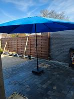 Parasol azuur blauwv met voet, Tuin en Terras, Parasols, Ophalen, Zo goed als nieuw, Stokparasol