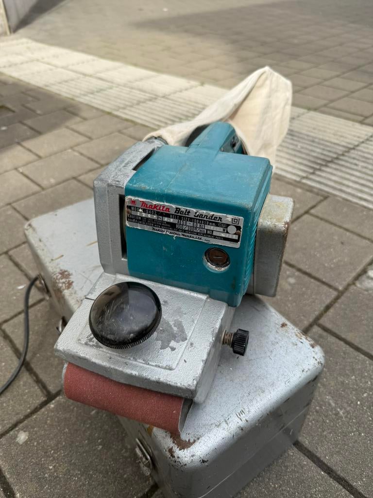 Makita 9402 professionele tank-schuurmachine, Bricolage & Construction, Outillage | Ponceuses, Enlèvement ou Envoi, Comme neuf