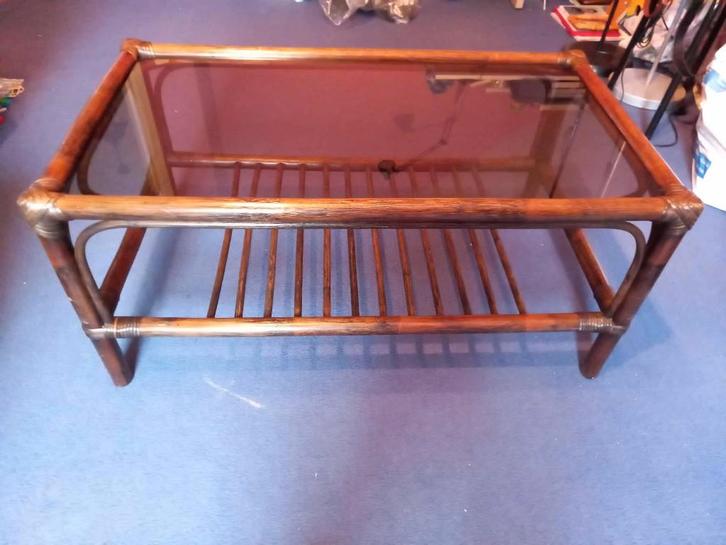 Table basse, de salon en bambou et verre fumé, Maison & Meubles, Tables | Tables de salon, Utilisé, Rectangulaire, Verre, Autres matériaux