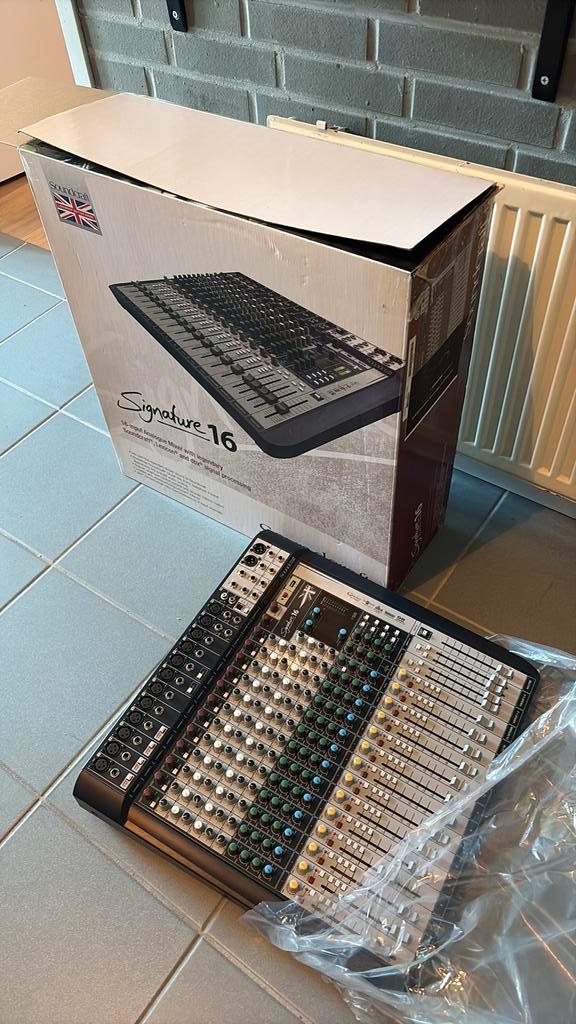 Soundcraft Signature 16 analoge mixer, Muziek en Instrumenten, Mengpanelen, Ophalen of Verzenden