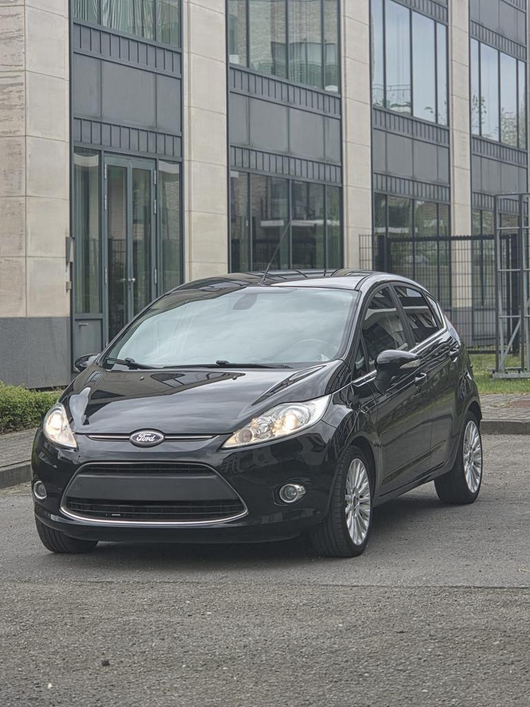 Ford Fiesta benzine série Titanium, Auto's, Ford, Bedrijf, Te koop, Fiësta, ABS, Airbags, Airconditioning, Automatische klimaatregeling