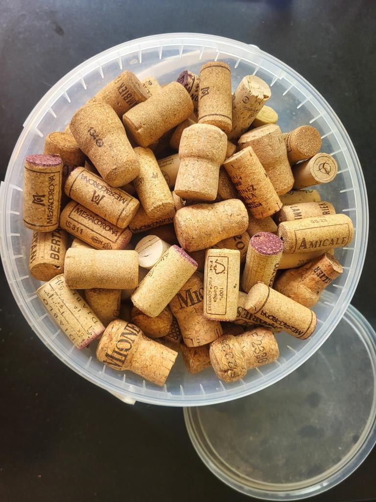 Gratis wijnkurken, Ophalen