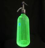 Bouteille siphon ancienne en ouraline/verre d'uranium, Envoi