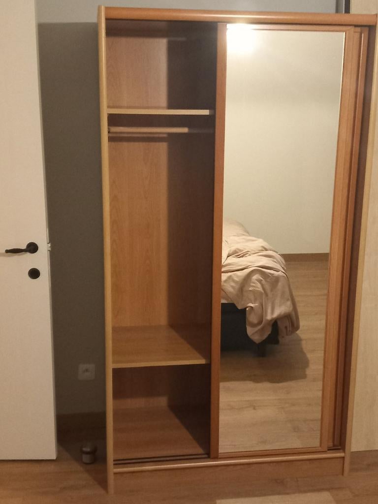 Kleerkast met spiegel en schuifdeuren, Ophalen